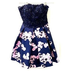 Formal dress fits like a 12 only worn once